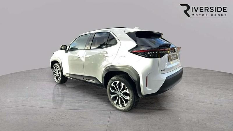 Used Toyota Yaris Cross Design 113 HP (83 kW) 2023 White SUV