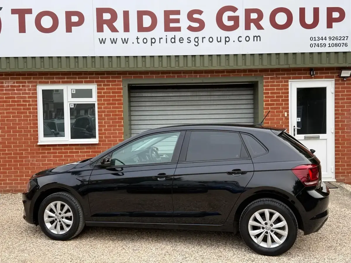 Used VW Polo SE 65 HP (47 kW) 2018 Black Hatchback