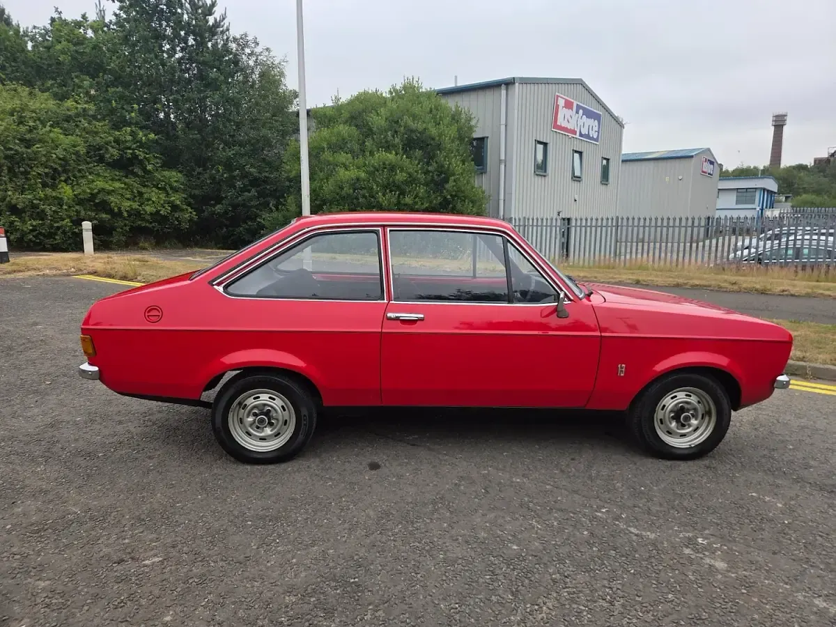 Used Ford Escort 57 HP (41 kW) 1977 Red Sedan