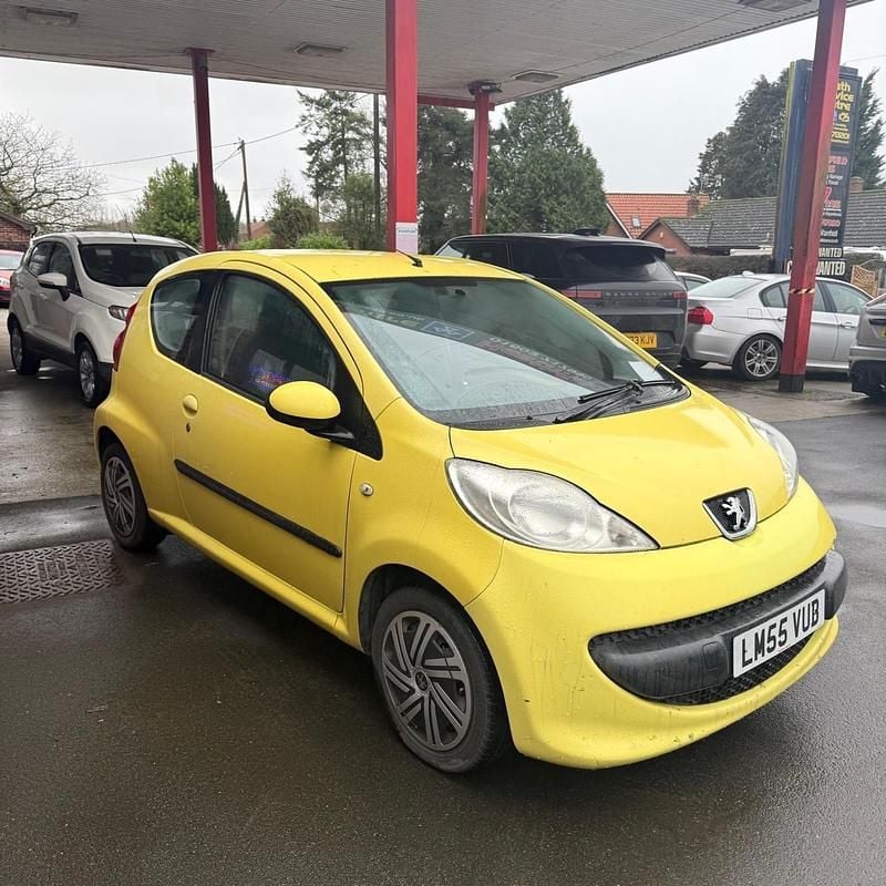 Used Peugeot 107 68 HP (50 kW) 2006 Yellow Hatchback