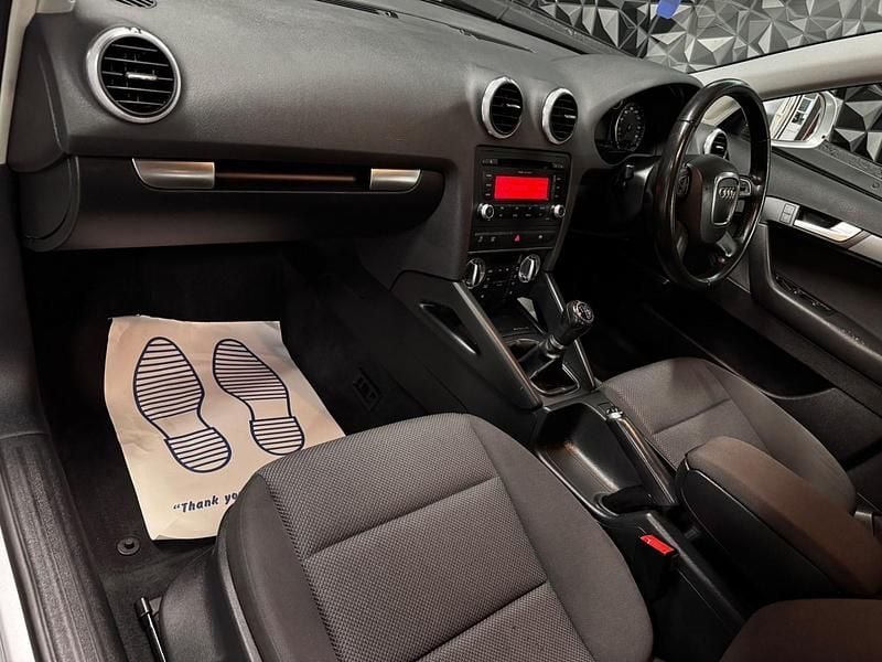 Used Audi A3 Sportback Comfort 125 HP (91 kW) 2010 Silver Hatchback