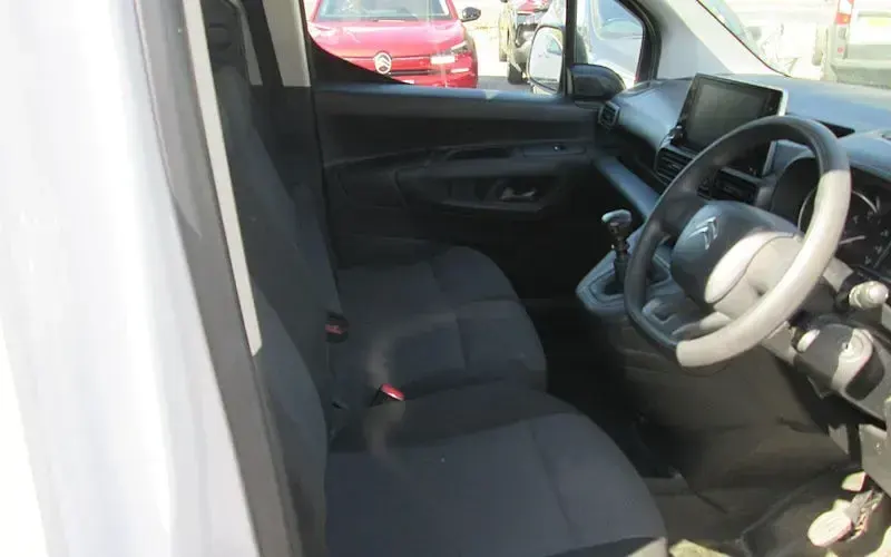 Used Citroën Berlingo 102 HP (75 kW) 2023 White MPV