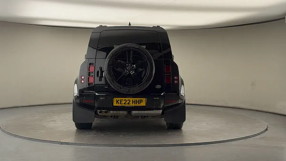 Used Land Rover Defender HSE Dynamic 300 HP (220 kW) 2022 Santorini black SUV