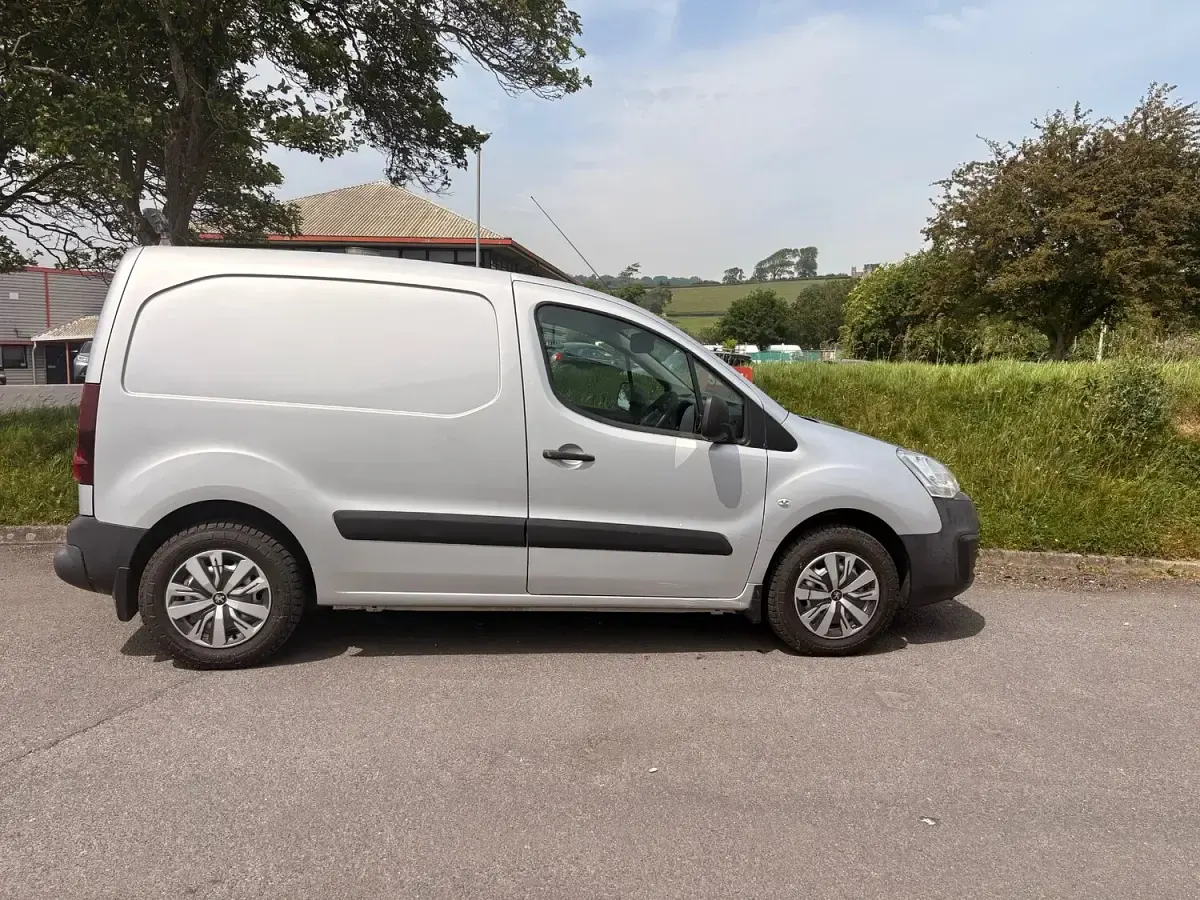 Used Peugeot Partner 2019 Silver MPV