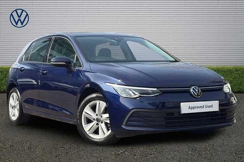 Used VW Golf VIII Life 130 HP (95 kW) 2020 Blue Hatchback