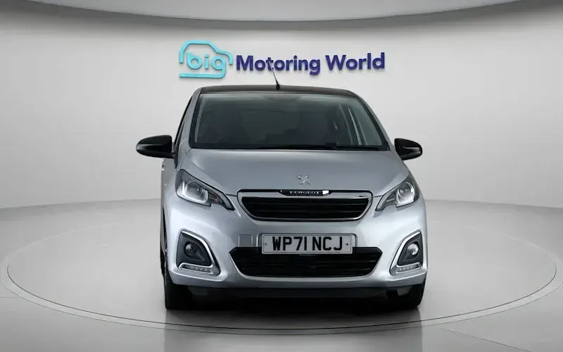 Used Peugeot 108 Allure 72 HP (52 kW) 2022 Silver Hatchback