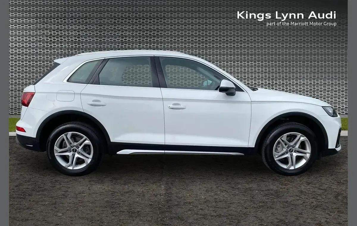 Used Audi Q5 Sport 261 HP (191 kW) 2023 White SUV