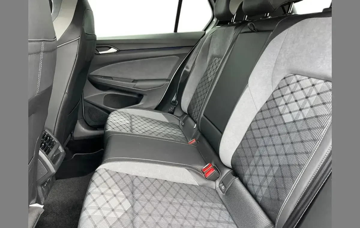 Used VW Golf VIII R-line 147 HP (108 kW) 2023 Silver Hatchback