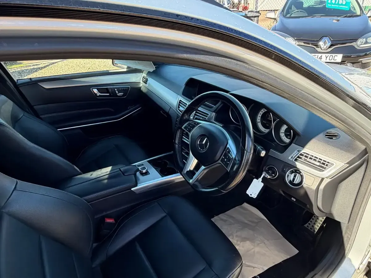 Usado Mercedes E350 Premium 2016 Plateado Familiar