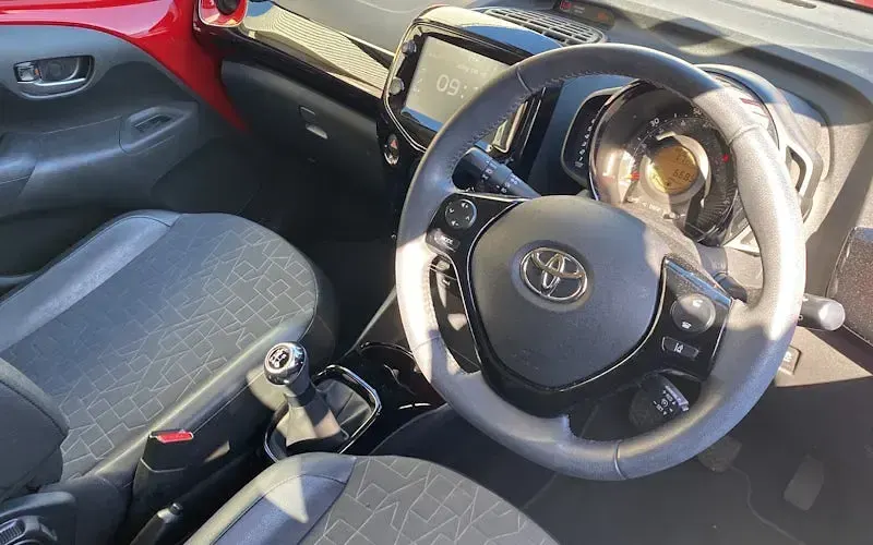 Used Toyota Aygo X-clusiv 72 HP (52 kW) 2020 Red Hatchback