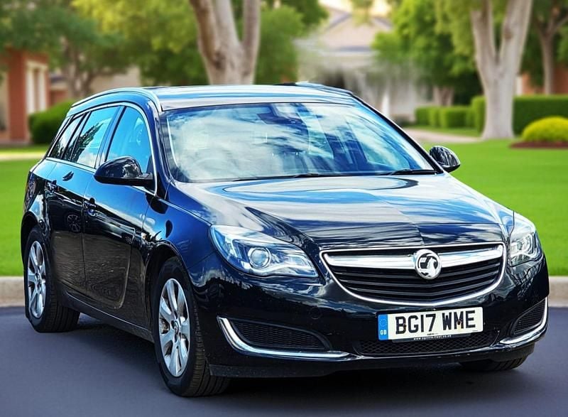 Used Vauxhall Insignia 136 HP (100 kW) 2017 Black Estate