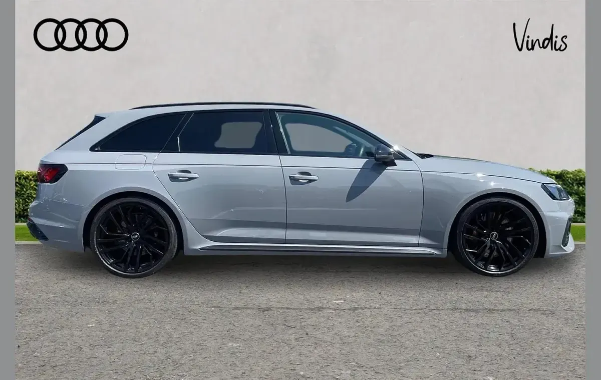 Used Audi RS4 Design 444 HP (326 kW) 2023 Grey Estate