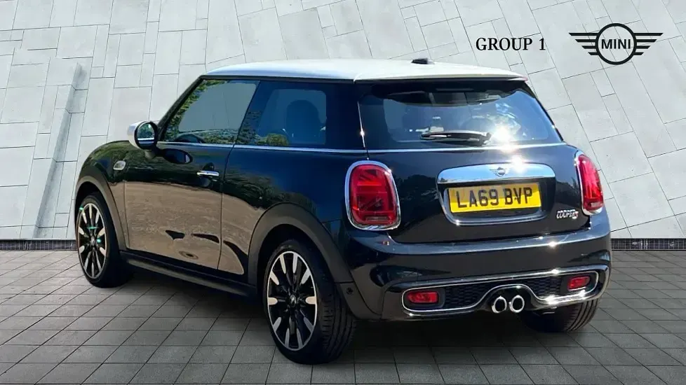 Used Mini Cooper S Exclusive 192 HP (141 kW) 2020 Black Hatchback