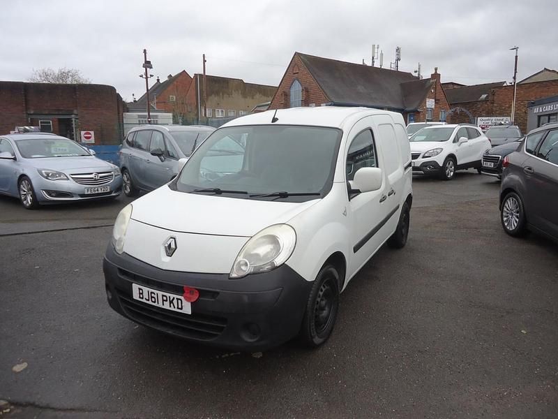 Used Renault Kangoo 85 HP (62 kW) 2011 White MPV