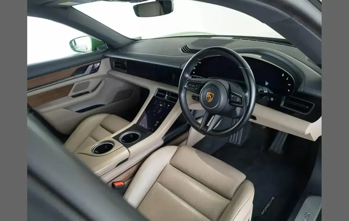Used Porsche Taycan 419 kW (571 HP) 2021 Green Estate