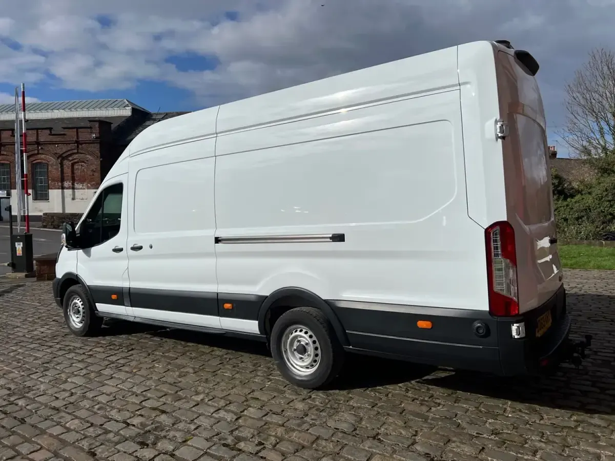 Usado Ford Transit 130 CV (95 kW) 2019 Blanco Van