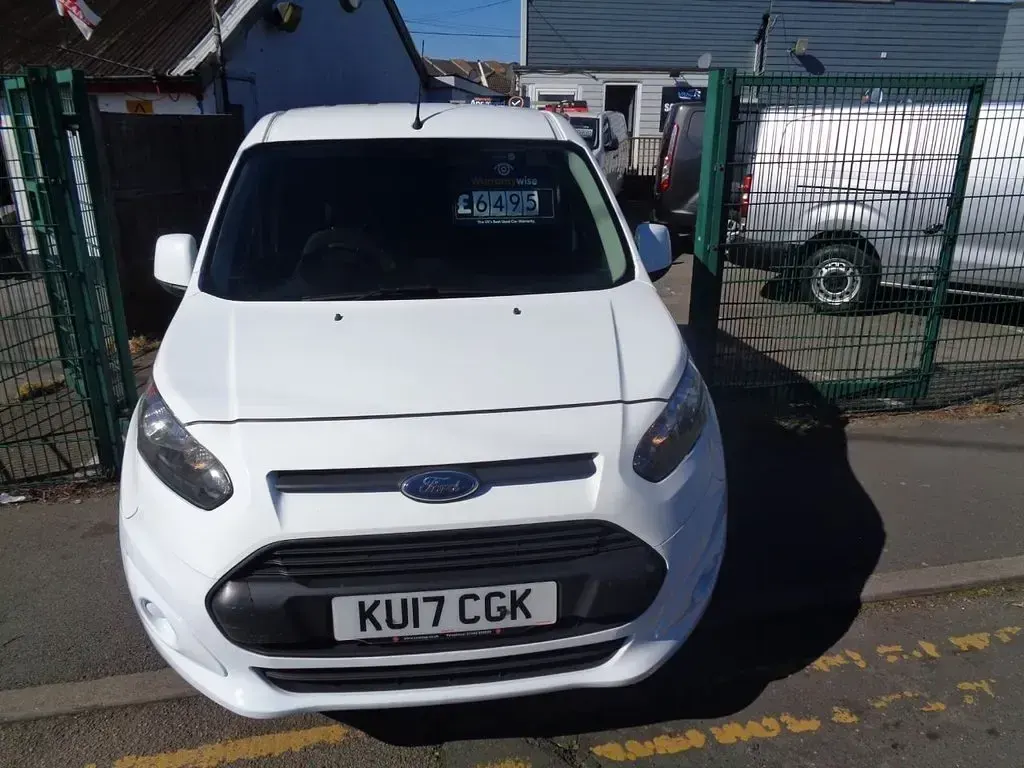 Used Ford Transit Connect 100 HP (73 kW) 2017 White MPV