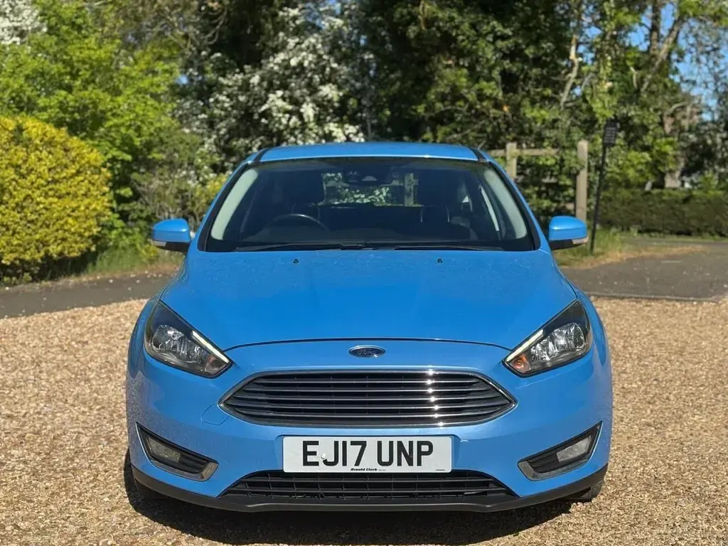 Used Ford Focus Titanium 125 HP (91 kW) 2017 Blue Hatchback