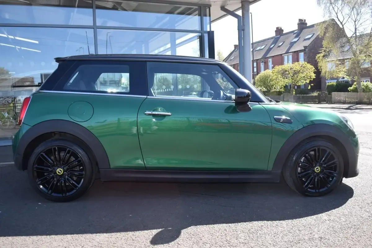 Used Mini Cooper S Hatch 135 kW (184 HP) 2021 Green Hatchback
