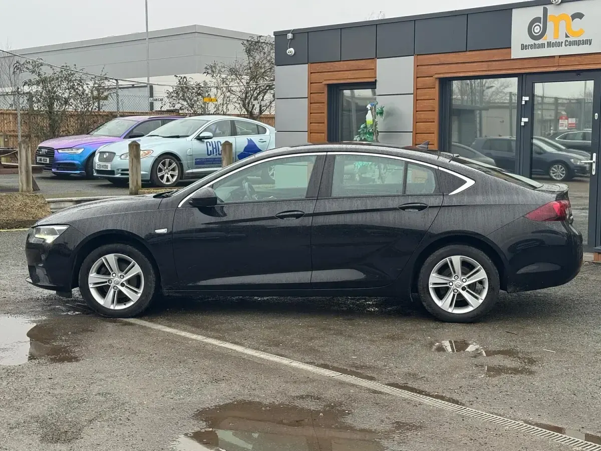 Used Vauxhall Insignia Sport 122 HP (89 kW) 2021 Black Hatchback