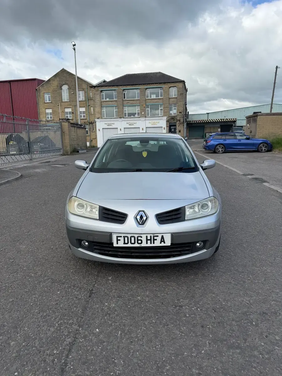 Used Renault Mégane II Dynamique 2006 Silver Hatchback