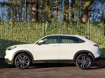 Used Honda HR-V Elegance 131 HP (96 kW) 2024 White SUV