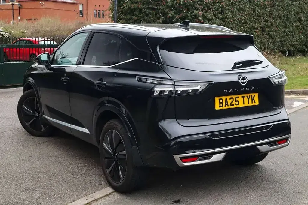 Used Nissan Qashqai Tekna 138 HP (101 kW) 2025 Black SUV
