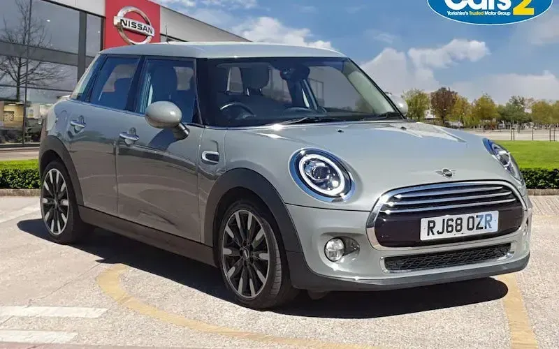 Usado Mini Cooper Exclusive 136 HP (100 kW) 2019 Citadino
