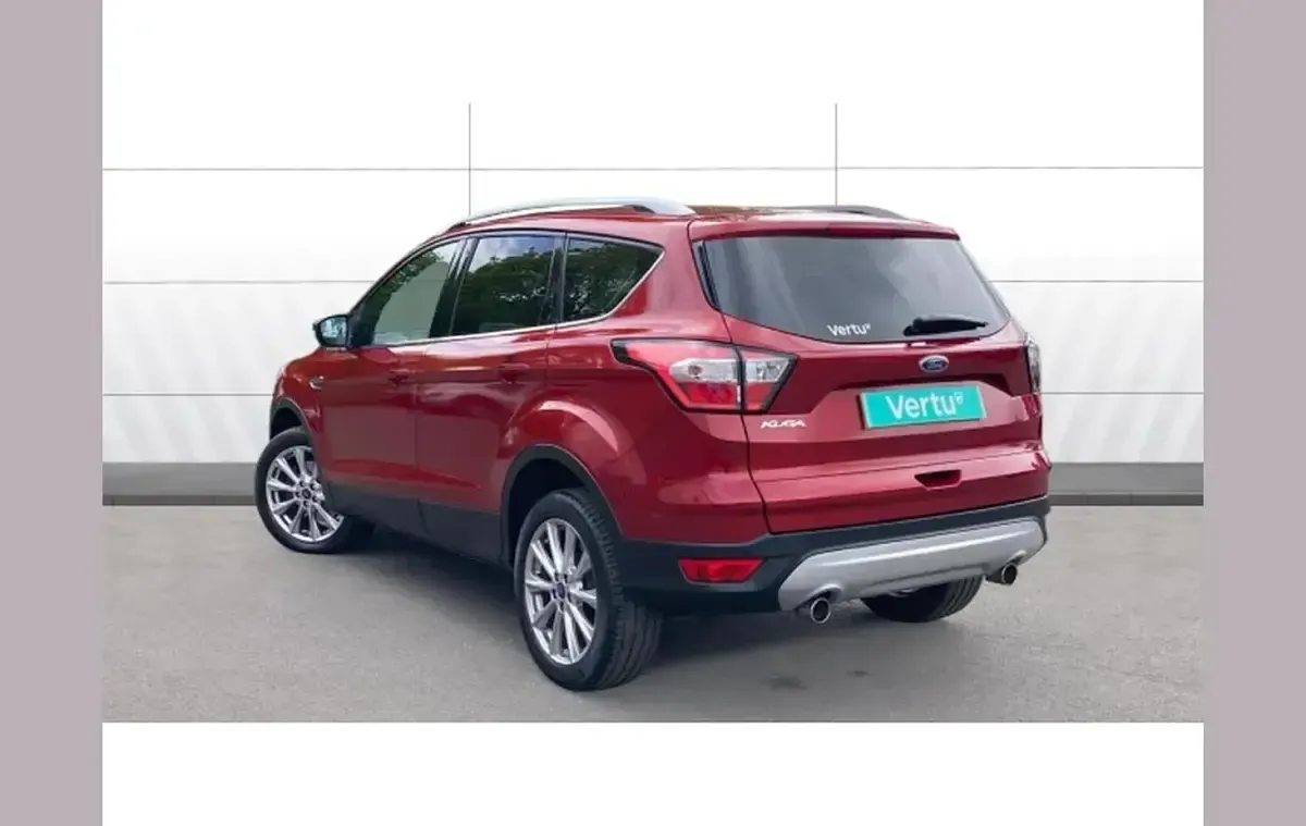 Używany Ford Kuga Titanium 180 KM (132 kW) 2019 Czerwony SUV