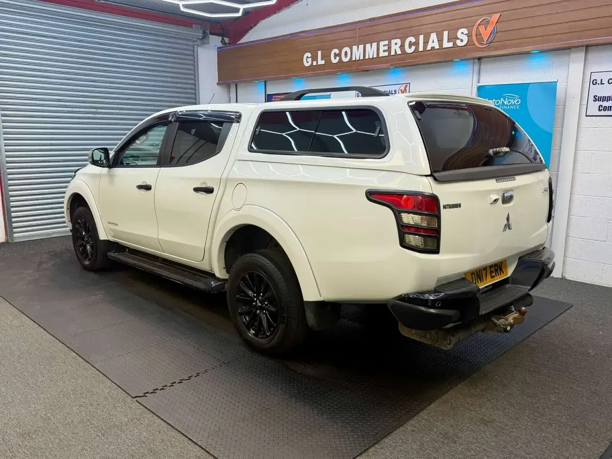 Used Mitsubishi L200 Warrior 178 HP (130 kW) 2017 White Pickup