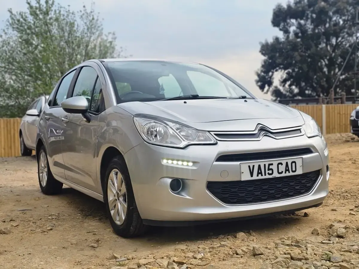 Używany Citroën C3 PureTech 2015 Srebrny Hatchback