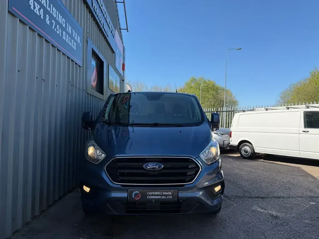 Second-hand Ford Transit Custom Limited 130 CP (95 kW) 2022 Albastru Van