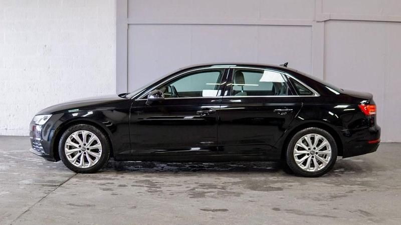Used Audi A4 Comfort 150 HP (110 kW) 2017 Black Sedan