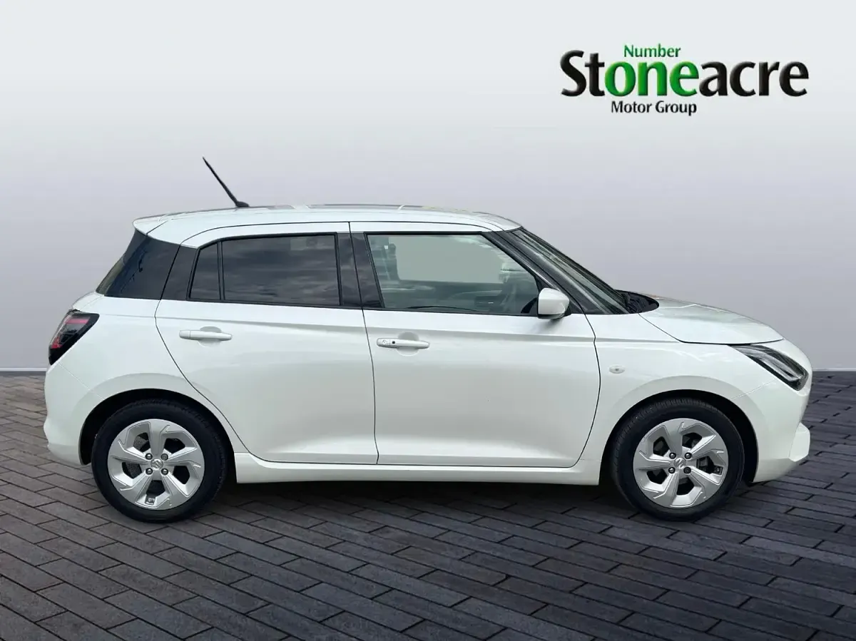 Used Suzuki Swift 82 HP (60 kW) 2024 White Hatchback