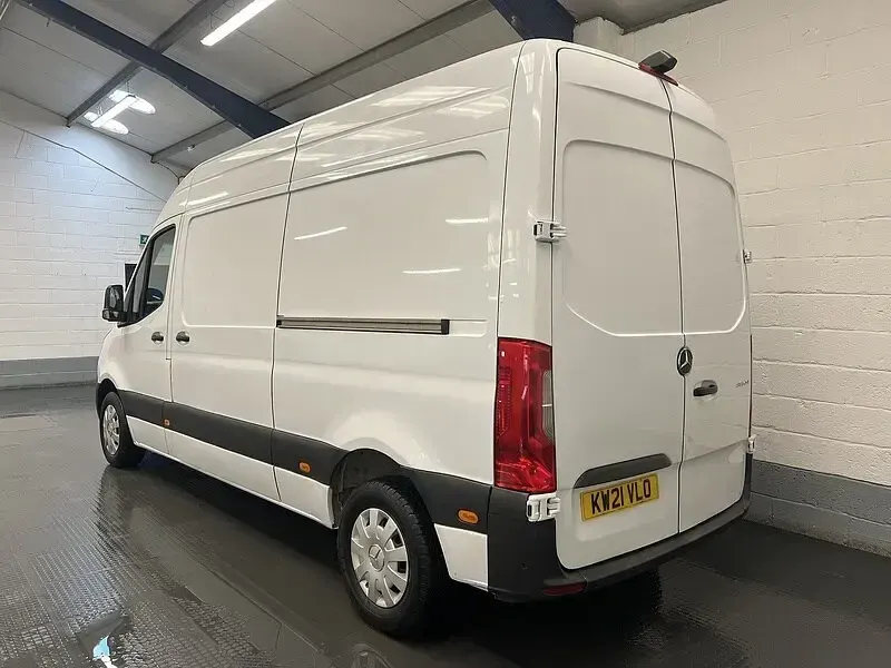Used Mercedes Sprinter Premium 143 HP (105 kW) 2021 White Van