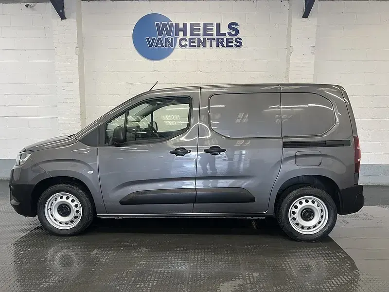 Used Toyota Proace Active 120 HP (88 kW) 2022 Grey MPV