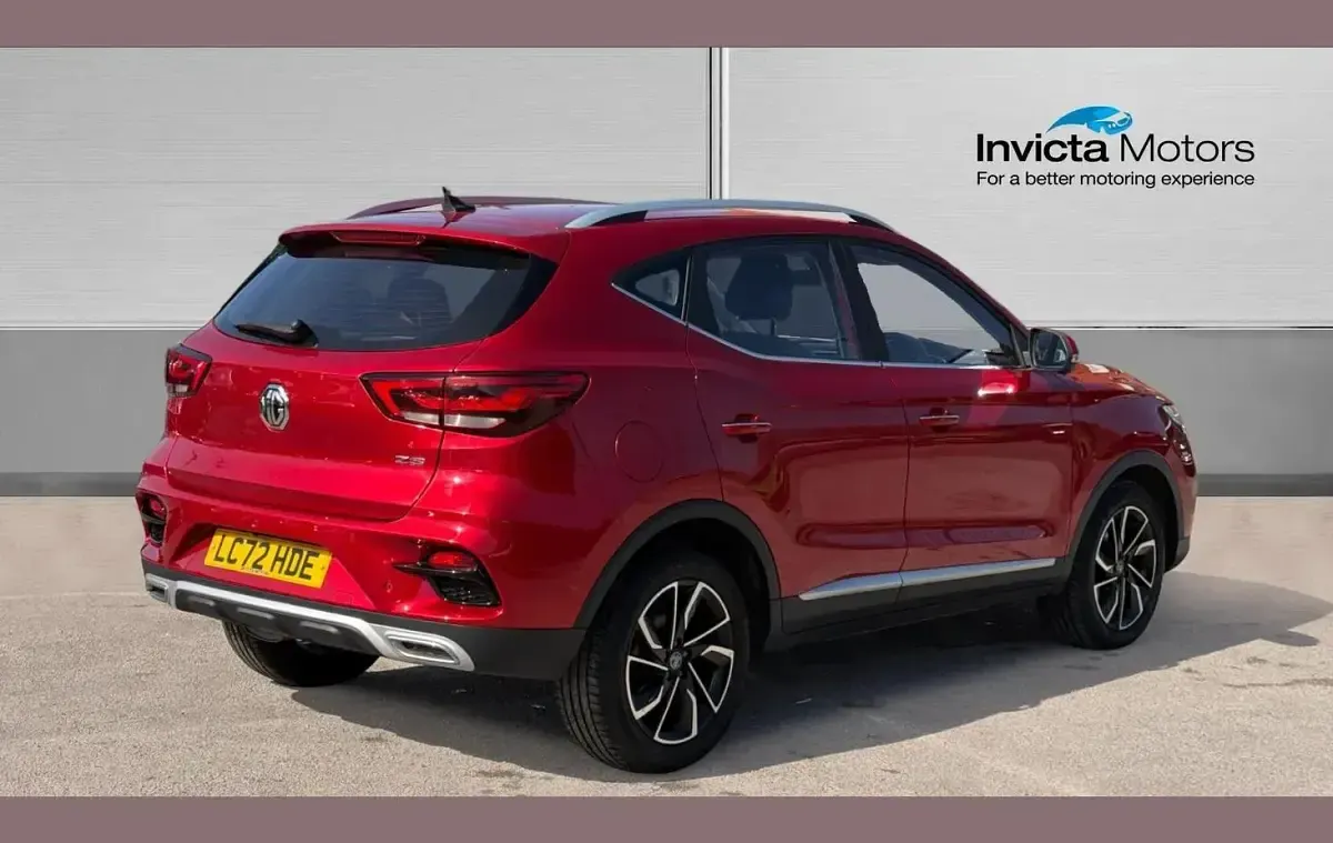 Używany MG ZS Exclusive 106 KM (77 kW) 2022 Czerwony SUV
