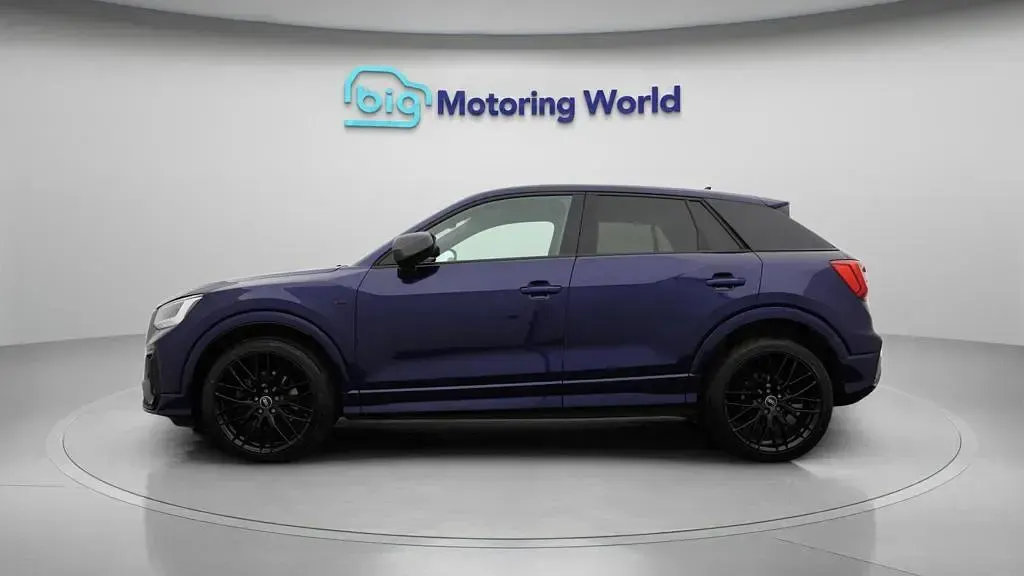 Used Audi Q2 Black Edition 150 HP (110 kW) 2021 Blue SUV