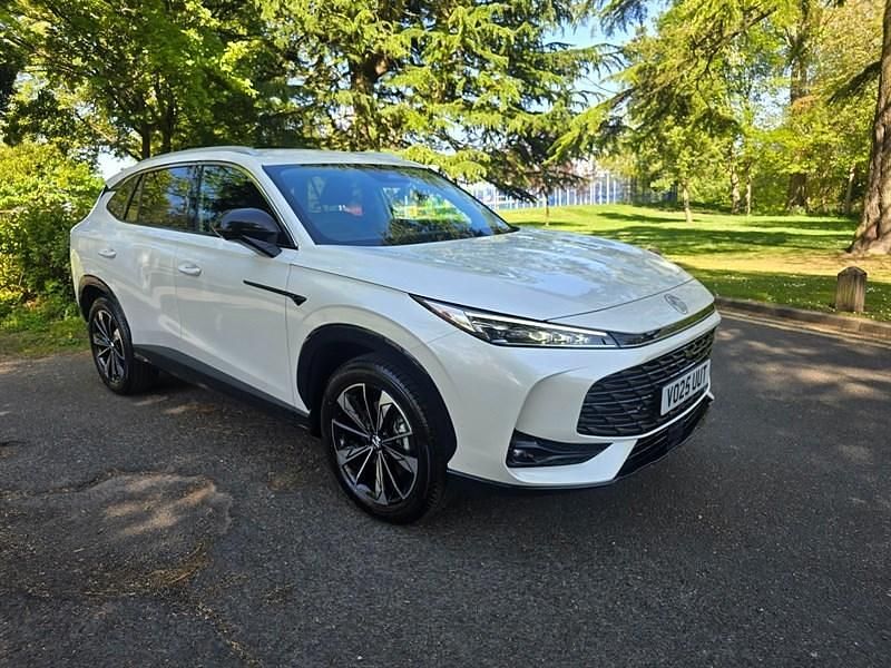 White New 2025 MG HS SE SUV | £21,900 (A bit pricey) - Image 1/4