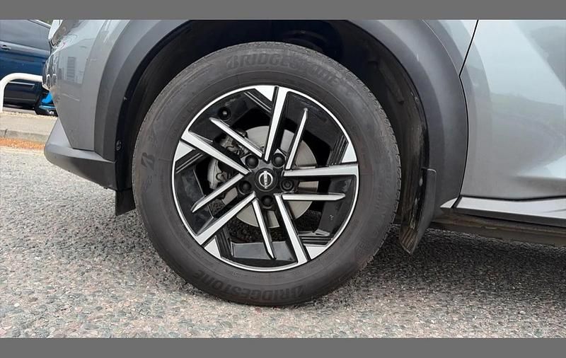 Used Nissan Juke N-Connecta 114 HP (83 kW) 2024 Grey SUV