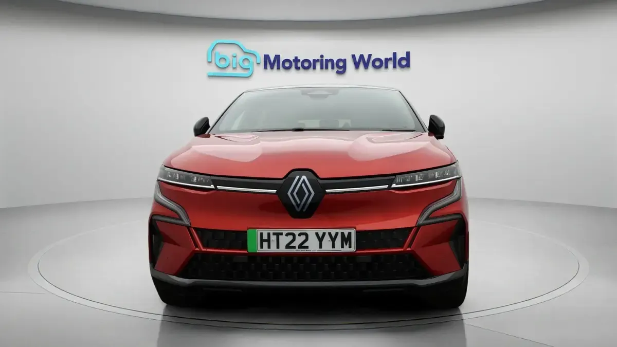 Used Renault Megane E-Tech Techno 161 kW (220 HP) 2022 Red and black Hatchback
