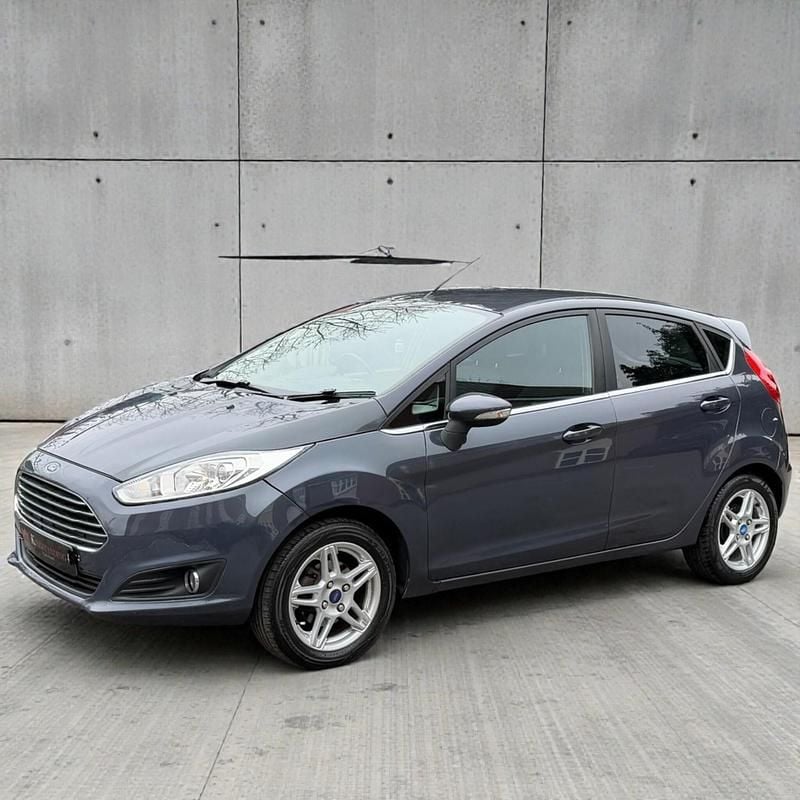 Used Ford Fiesta Zetec 105 HP (77 kW) 2013 Grey Hatchback