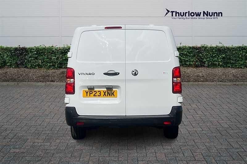 Used Vauxhall Vivaro 145 HP (106 kW) 2023 White MPV