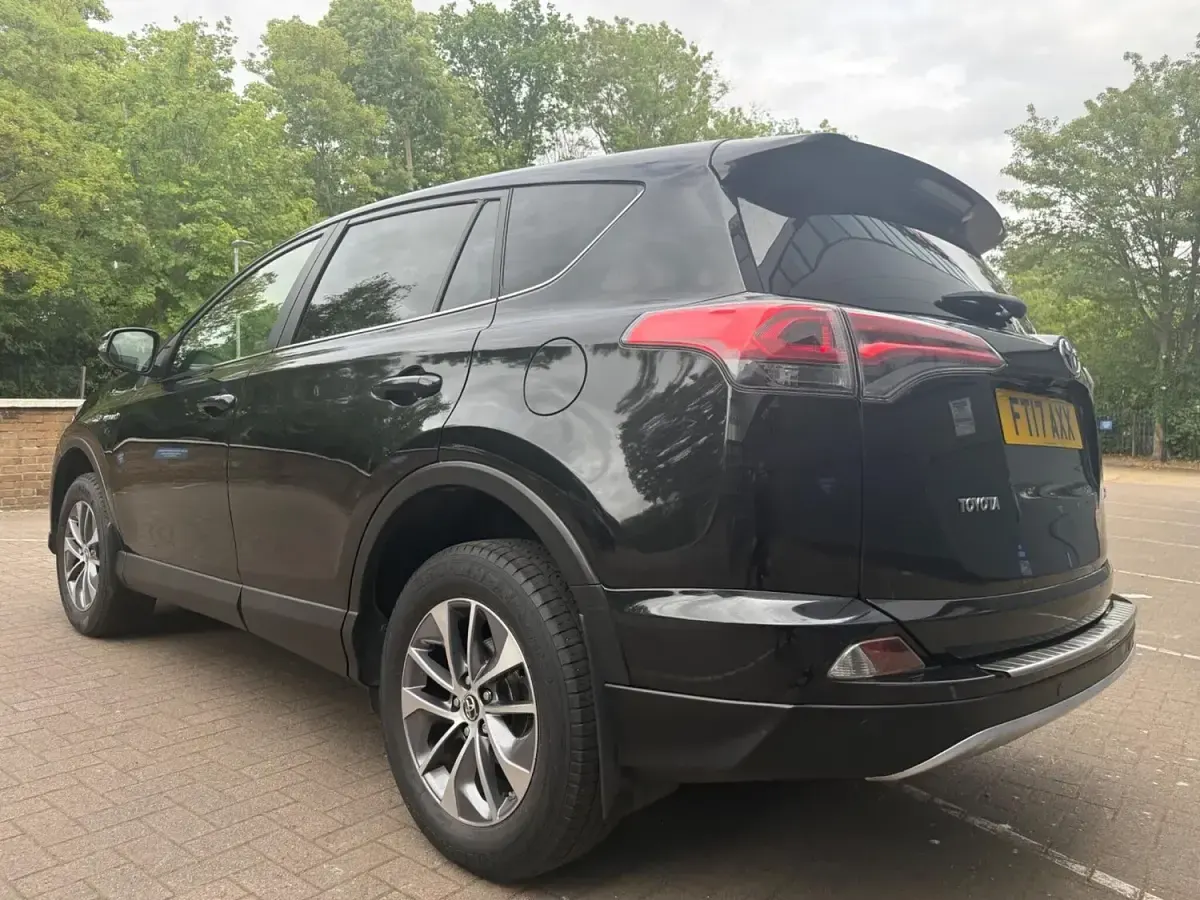 Used Toyota RAV4 Business Edition 197 HP (144 kW) 2017 Black SUV