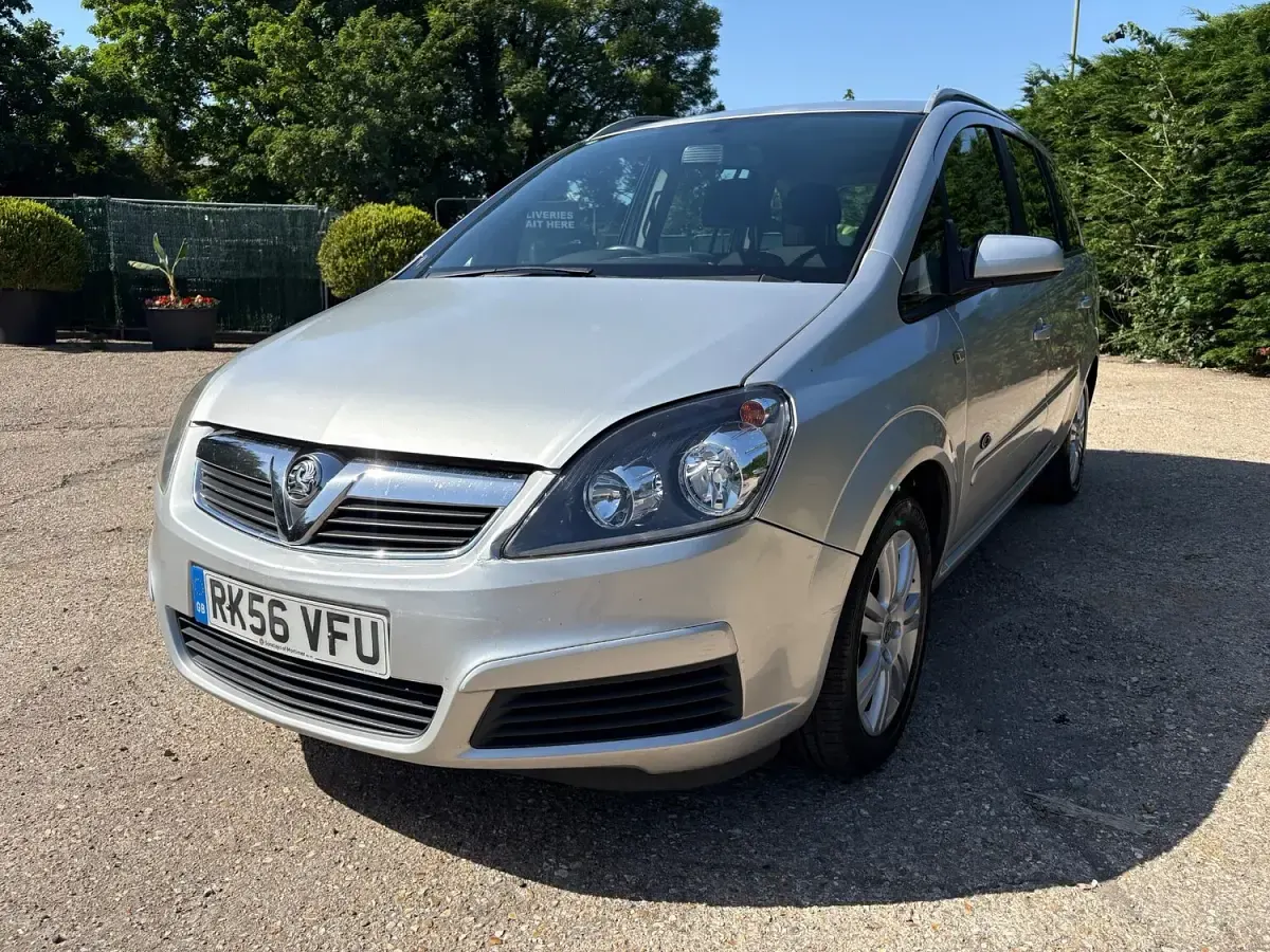 Usata Vauxhall Zafira Active 140 CV (102 kW) 2006 Argento Monovolume