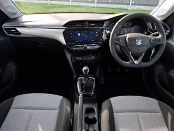 Used Vauxhall Corsa Design Edition 75 HP (55 kW) 2024 White Hatchback