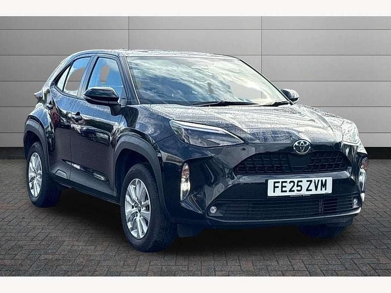 Eclipse black Used 2025 Toyota Yaris Cross SUV | £22,901 (Good price) - Image 1/3