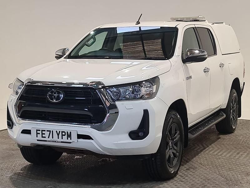Used Toyota HiLux 130 HP (95 kW) 2021 White Pickup