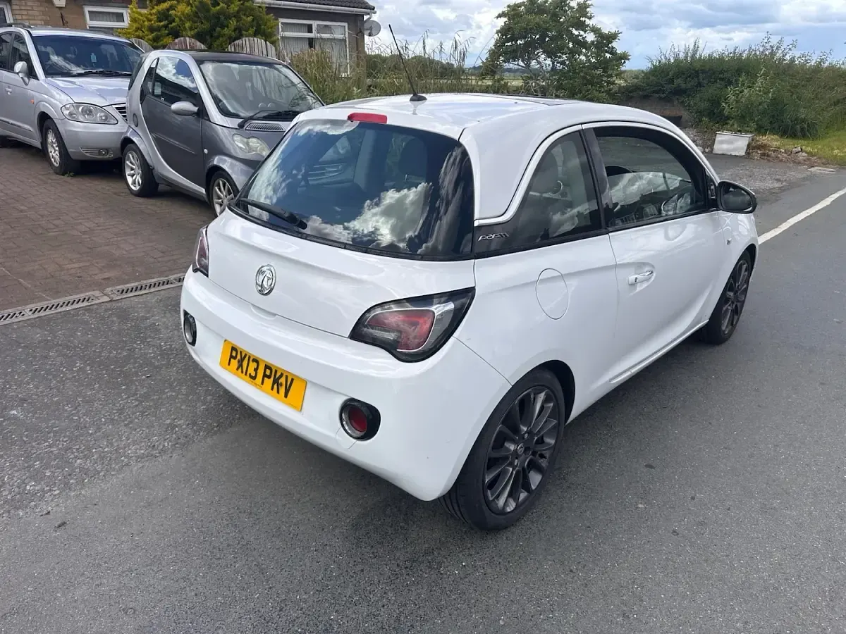 Used Vauxhall Adam Glam 70 HP (51 kW) 2013 White Hatchback