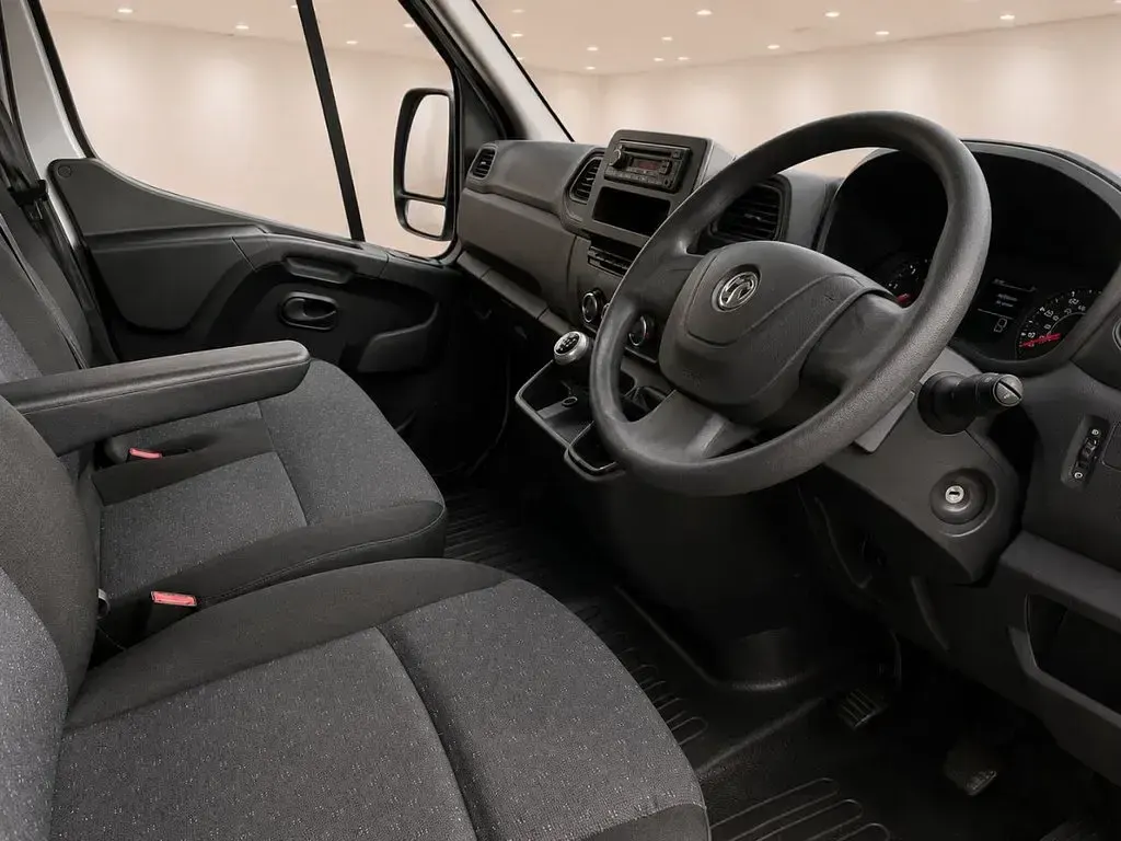 Used Vauxhall Movano 130 HP (95 kW) 2019 White MPV